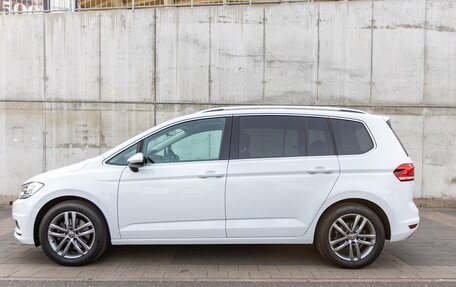 Volkswagen Touran III, 2022 год, 3 242 000 рублей, 3 фотография