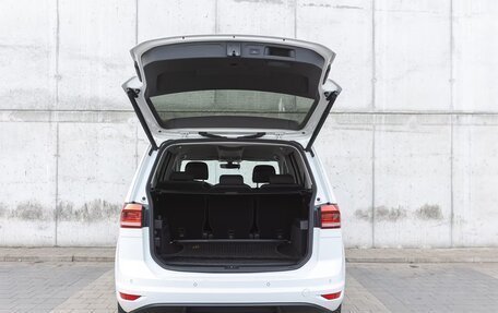 Volkswagen Touran III, 2022 год, 3 242 000 рублей, 6 фотография