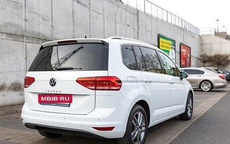 Volkswagen Touran III, 2022 год, 3 242 000 рублей, 4 фотография