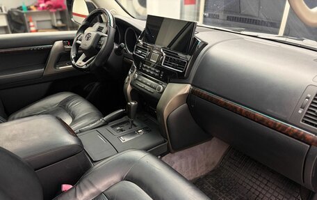 Toyota Land Cruiser 200, 2011 год, 3 199 900 рублей, 24 фотография