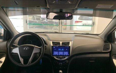 Hyundai Solaris II рестайлинг, 2013 год, 900 681 рублей, 11 фотография