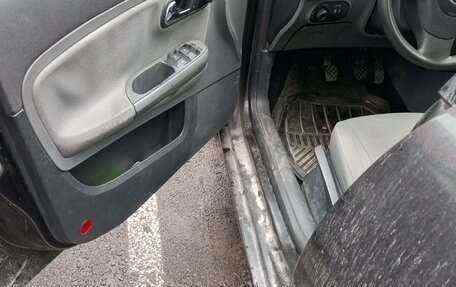 SEAT Ibiza III рестайлинг, 2003 год, 150 000 рублей, 14 фотография