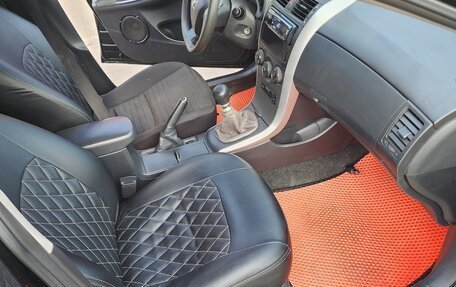 Toyota Corolla, 2011 год, 950 000 рублей, 6 фотография