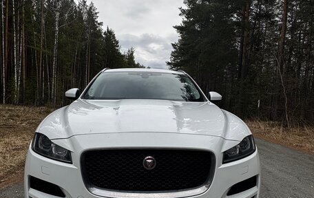 Jaguar F-Pace, 2016 год, 2 500 000 рублей, 1 фотография