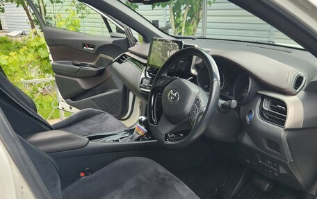 Toyota C-HR I рестайлинг, 2019 год, 2 200 000 рублей, 7 фотография