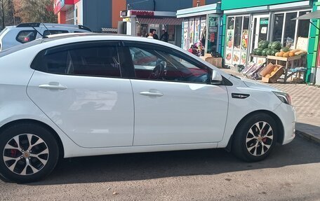 KIA Rio III рестайлинг, 2013 год, 610 000 рублей, 2 фотография