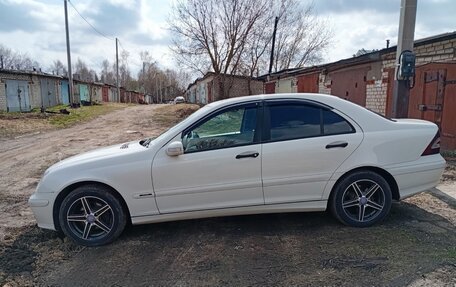 Mercedes-Benz C-Класс, 2004 год, 870 000 рублей, 3 фотография