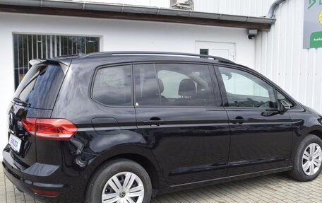 Volkswagen Touran III, 2024 год, 4 418 000 рублей, 3 фотография