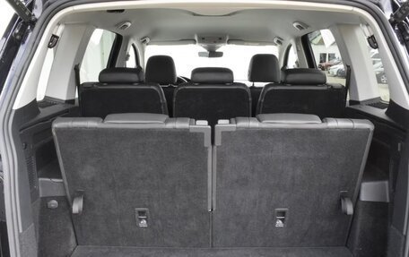 Volkswagen Touran III, 2024 год, 4 418 000 рублей, 8 фотография