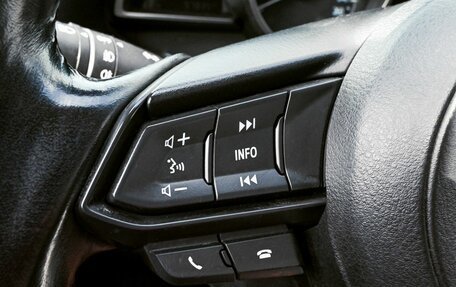 Mazda 3, 2017 год, 1 675 000 рублей, 13 фотография
