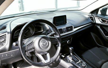 Mazda 3, 2017 год, 1 675 000 рублей, 14 фотография
