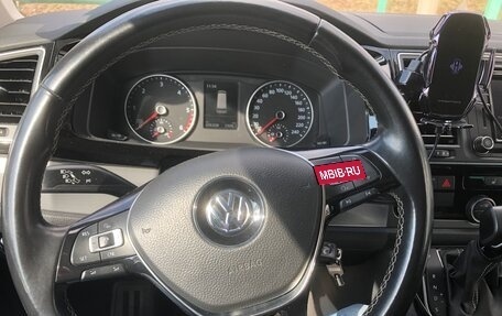 Volkswagen Multivan T6 рестайлинг, 2018 год, 3 800 000 рублей, 4 фотография