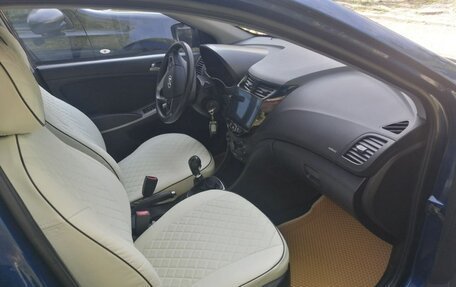 Hyundai Solaris II рестайлинг, 2015 год, 975 000 рублей, 2 фотография
