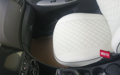 Hyundai Solaris II рестайлинг, 2015 год, 975 000 рублей, 6 фотография