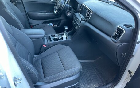 KIA Sportage IV рестайлинг, 2018 год, 2 200 000 рублей, 4 фотография