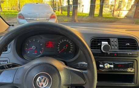Volkswagen Polo VI (EU Market), 2012 год, 399 000 рублей, 18 фотография