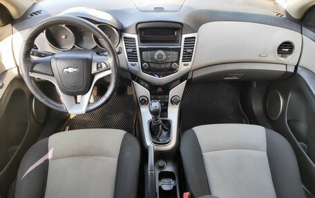 Chevrolet Cruze II, 2011 год, 559 000 рублей, 10 фотография