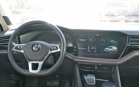 Volkswagen Touareg III, 2018 год, 4 690 000 рублей, 3 фотография