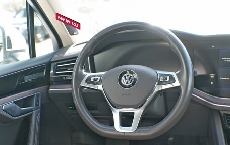 Volkswagen Touareg III, 2018 год, 4 690 000 рублей, 4 фотография