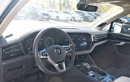 Volkswagen Touareg III, 2018 год, 4 690 000 рублей, 15 фотография