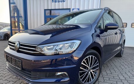 Volkswagen Touran III, 2024 год, 4 714 000 рублей, 2 фотография