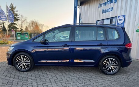Volkswagen Touran III, 2024 год, 4 714 000 рублей, 3 фотография