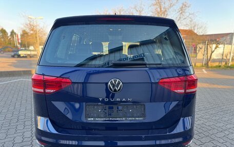 Volkswagen Touran III, 2024 год, 4 714 000 рублей, 5 фотография