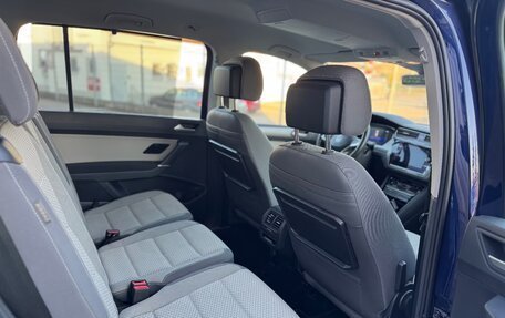 Volkswagen Touran III, 2024 год, 4 714 000 рублей, 8 фотография