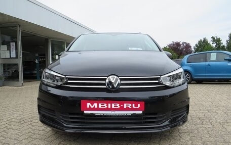 Volkswagen Touran III, 2023 год, 4 488 910 рублей, 2 фотография
