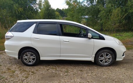 Honda Fit Shuttle I рестайлинг, 2013 год, 1 100 000 рублей, 2 фотография
