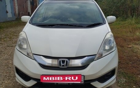 Honda Fit Shuttle I рестайлинг, 2013 год, 1 100 000 рублей, 3 фотография