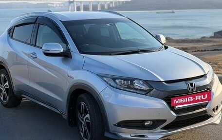 Honda Vezel, 2014 год, 1 050 000 рублей, 2 фотография