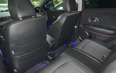 Honda Vezel, 2014 год, 1 050 000 рублей, 19 фотография