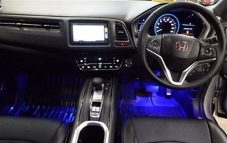 Honda Vezel, 2014 год, 1 050 000 рублей, 21 фотография