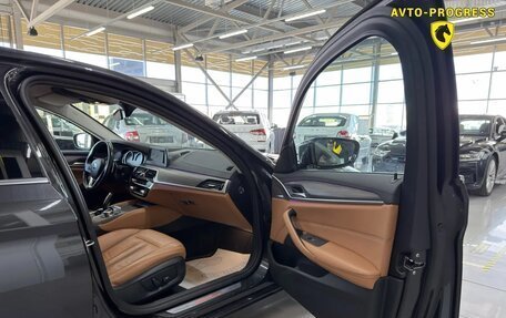 BMW 5 серия, 2019 год, 3 700 000 рублей, 15 фотография