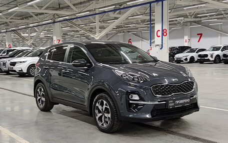 KIA Sportage IV рестайлинг, 2020 год, 2 430 000 рублей, 3 фотография