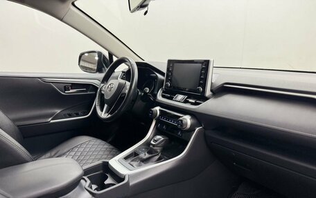 Toyota RAV4, 2021 год, 2 768 000 рублей, 12 фотография