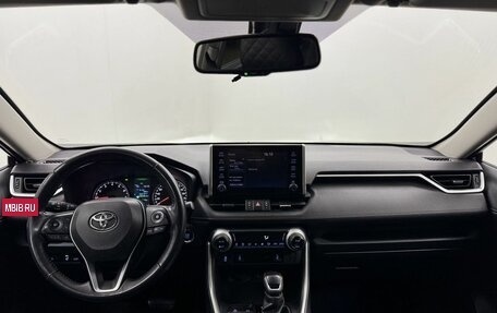 Toyota RAV4, 2021 год, 2 768 000 рублей, 17 фотография