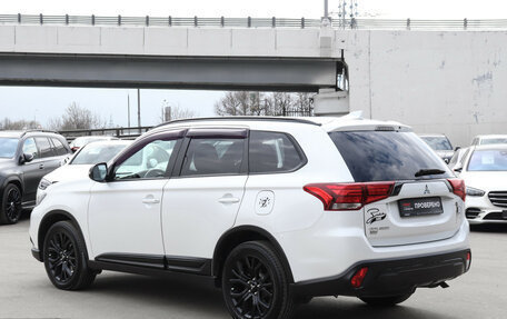 Mitsubishi Outlander III рестайлинг 3, 2020 год, 2 100 000 рублей, 7 фотография