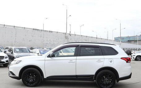 Mitsubishi Outlander III рестайлинг 3, 2020 год, 2 100 000 рублей, 8 фотография