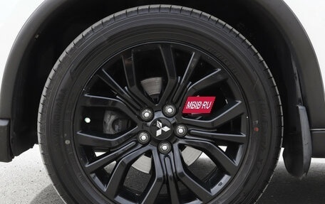 Mitsubishi Outlander III рестайлинг 3, 2020 год, 2 100 000 рублей, 20 фотография