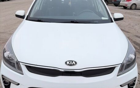 KIA Rio IV, 2017 год, 1 000 000 рублей, 2 фотография