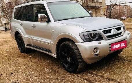 Mitsubishi Pajero III рестайлинг, 2004 год, 950 000 рублей, 11 фотография