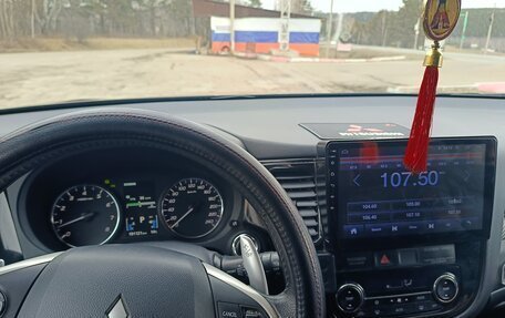 Mitsubishi Outlander III рестайлинг 3, 2012 год, 1 400 000 рублей, 9 фотография