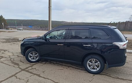 Mitsubishi Outlander III рестайлинг 3, 2012 год, 1 400 000 рублей, 4 фотография