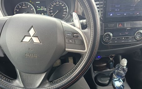 Mitsubishi Outlander III рестайлинг 3, 2012 год, 1 400 000 рублей, 8 фотография