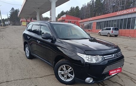 Mitsubishi Outlander III рестайлинг 3, 2012 год, 1 400 000 рублей, 2 фотография