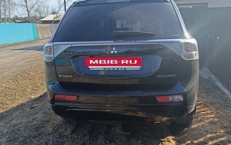 Mitsubishi Outlander III рестайлинг 3, 2012 год, 1 400 000 рублей, 14 фотография