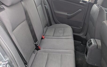 Volkswagen Golf V, 2006 год, 390 000 рублей, 26 фотография