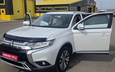 Mitsubishi Outlander III рестайлинг 3, 2018 год, 2 200 000 рублей, 1 фотография